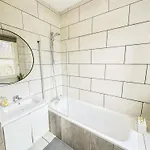 Stylish 2-Bedroom Apartment Near Abbey Road, Maida Vale