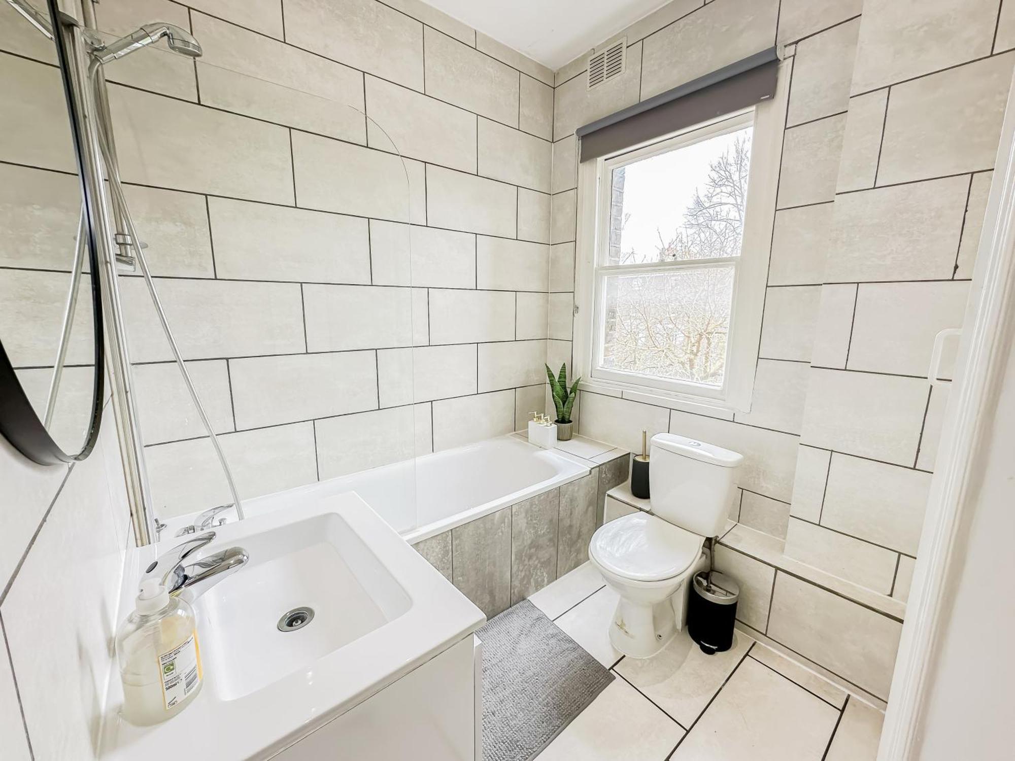 Stylish 2-bedroom Near Abbey Road, Maida Vale Apartment London